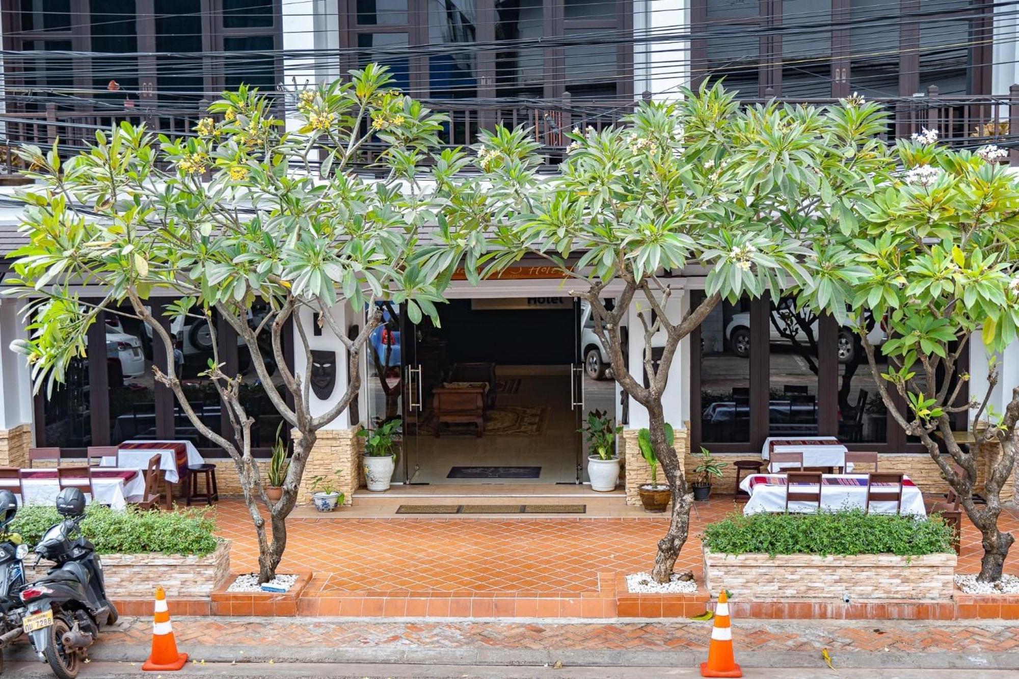 Vongkhamsene Boutique Hotel Ban Nongdouang Екстер'єр фото